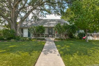 811 Wiltshire, Terrell Hills, TX 78209