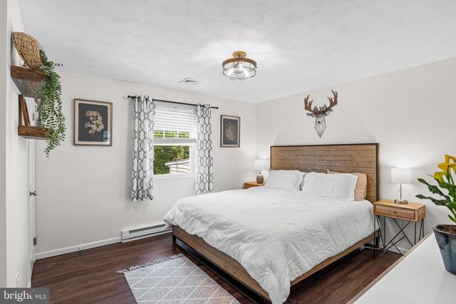 667 LOCUST ST, Hummelstown, PA 17036