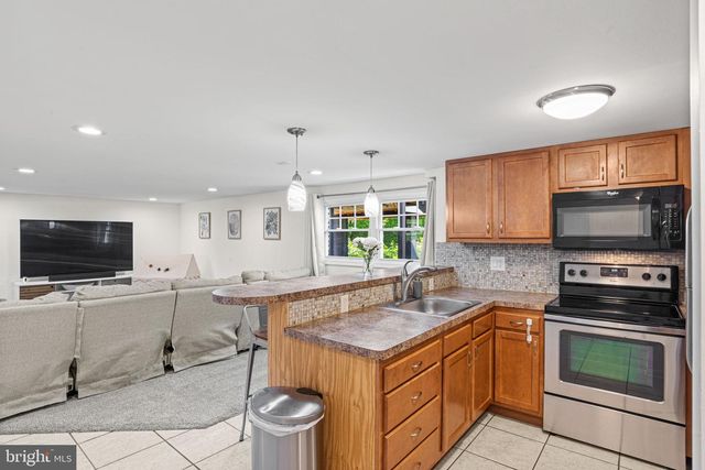 667 LOCUST ST, Hummelstown, PA 17036