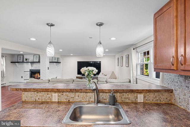 667 LOCUST ST, Hummelstown, PA 17036