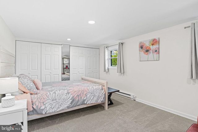 667 LOCUST ST, Hummelstown, PA 17036