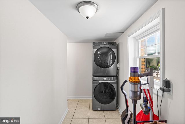 667 LOCUST ST, Hummelstown, PA 17036