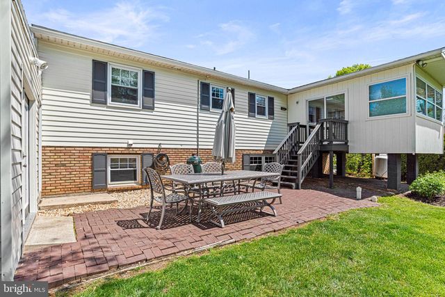 667 LOCUST ST, Hummelstown, PA 17036