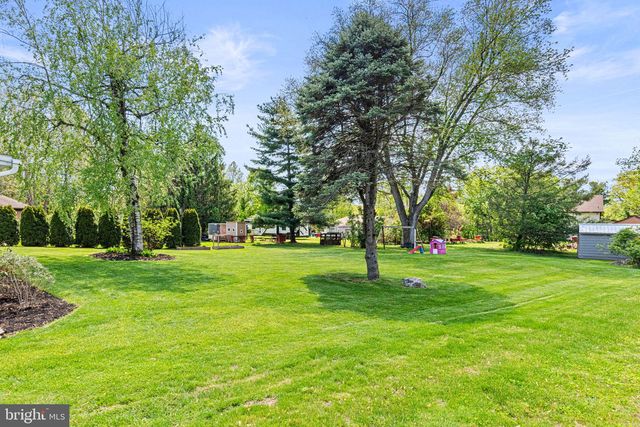 667 LOCUST ST, Hummelstown, PA 17036