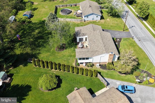 667 LOCUST ST, Hummelstown, PA 17036