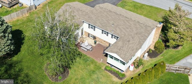 667 LOCUST ST, Hummelstown, PA 17036