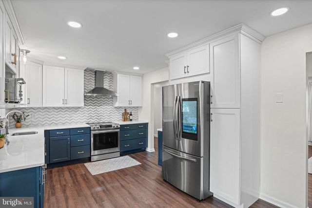 667 LOCUST ST, Hummelstown, PA 17036