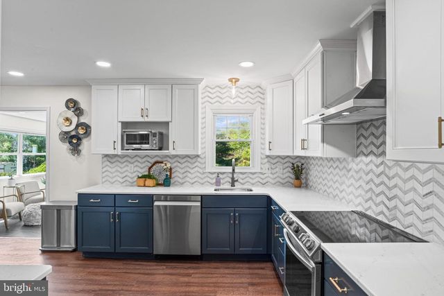 667 LOCUST ST, Hummelstown, PA 17036