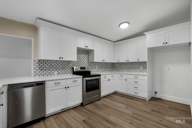 1870 Falls Ave E, Twin Falls, ID 83301