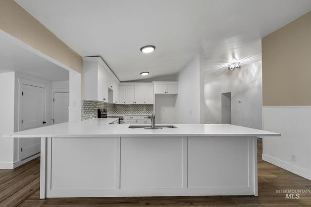 1870 Falls Ave E, Twin Falls, ID 83301