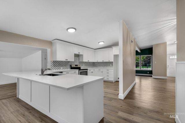 1870 Falls Ave E, Twin Falls, ID 83301