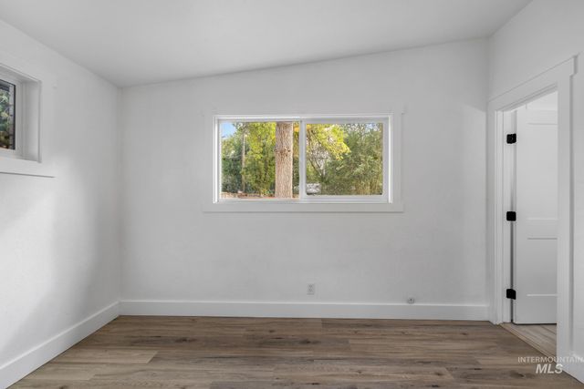 1870 Falls Ave E, Twin Falls, ID 83301