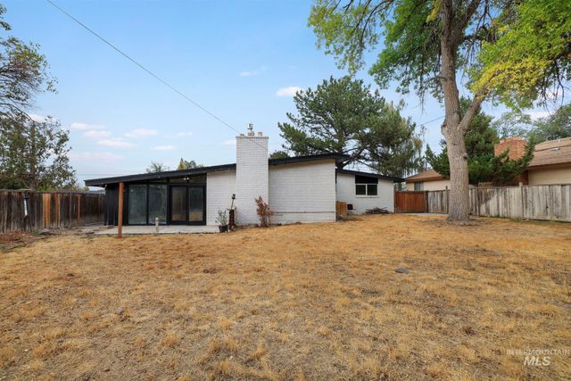 1870 Falls Ave E, Twin Falls, ID 83301