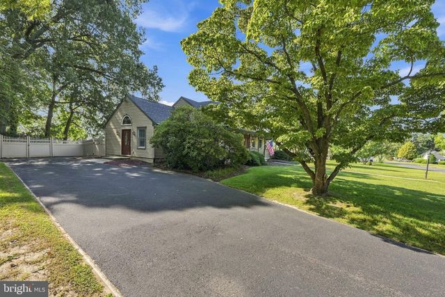 131 MORRIS AVE E, Sewell, NJ 08080