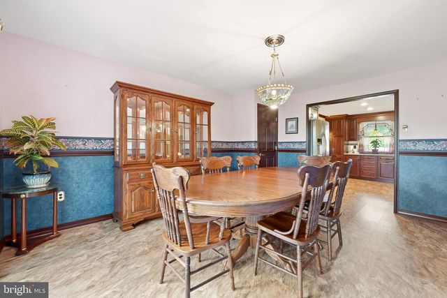 131 MORRIS AVE E, Sewell, NJ 08080