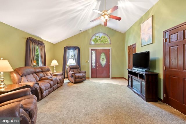 131 MORRIS AVE E, Sewell, NJ 08080