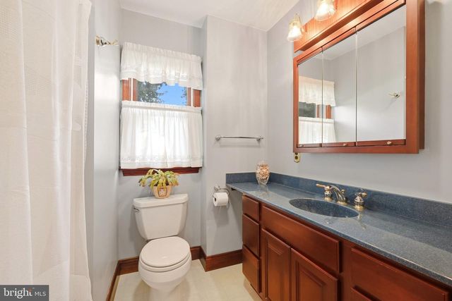 131 MORRIS AVE E, Sewell, NJ 08080