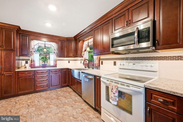 131 MORRIS AVE E, Sewell, NJ 08080