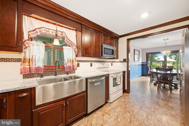 131 MORRIS AVE E, Sewell, NJ 08080