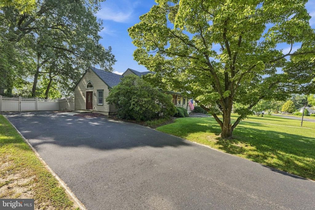 131 MORRIS AVE E, SEWELL, NJ 08080 — photo 2
