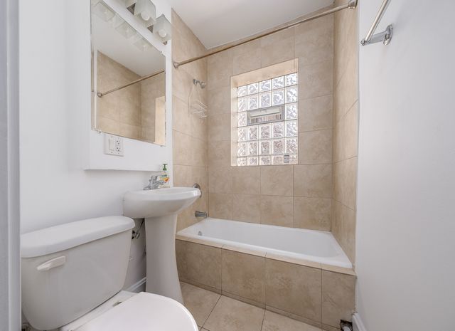 4706 N Beacon Street 206, Chicago, IL 60640