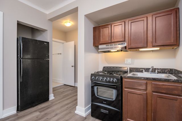 4706 N Beacon Street 206, Chicago, IL 60640