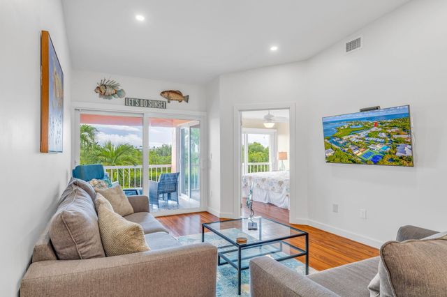 9860 Leeward Avenue, Key Largo, FL 33037