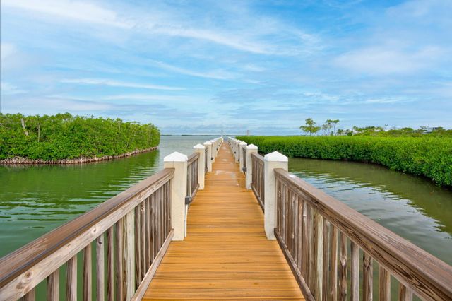 9860 Leeward Avenue, Key Largo, FL 33037