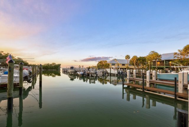 9860 Leeward Avenue, Key Largo, FL 33037