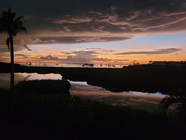 9860 Leeward Avenue, Key Largo, FL 33037