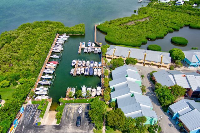 9860 Leeward Avenue, Key Largo, FL 33037