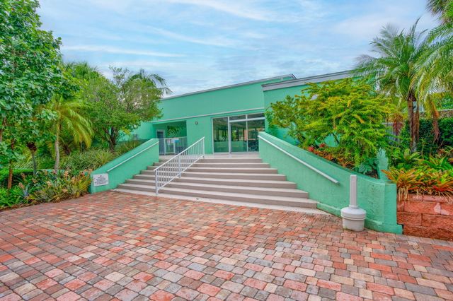 9860 Leeward Avenue, Key Largo, FL 33037