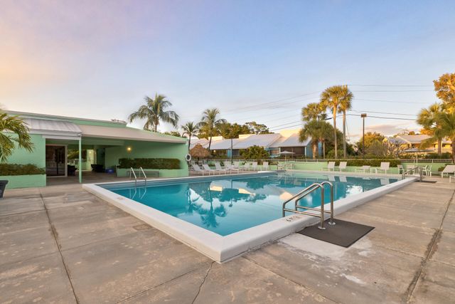 9860 Leeward Avenue, Key Largo, FL 33037