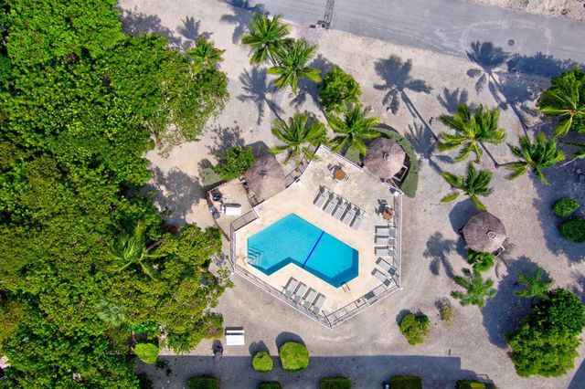 9860 Leeward Avenue, Key Largo, FL 33037