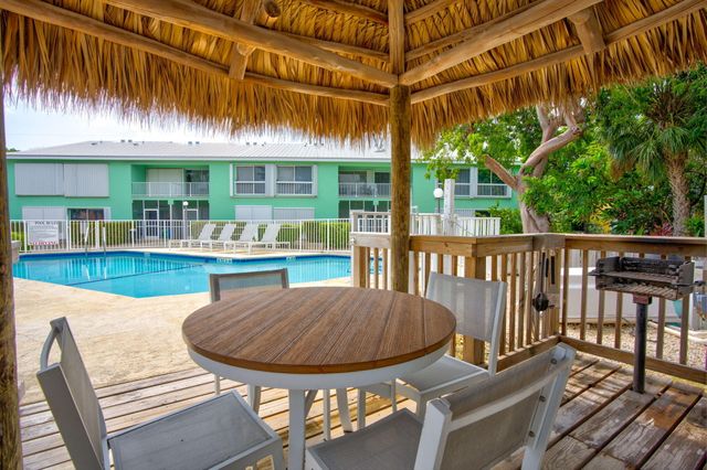 9860 Leeward Avenue, Key Largo, FL 33037