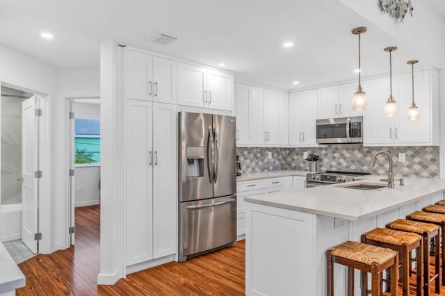 9860 Leeward Avenue, Key Largo, FL 33037