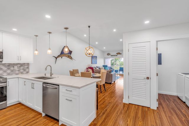 9860 Leeward Avenue, Key Largo, FL 33037