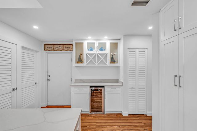 9860 Leeward Avenue, Key Largo, FL 33037