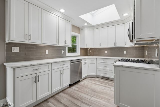 12 Indian Run, Scotch Plains Twp., NJ 07076