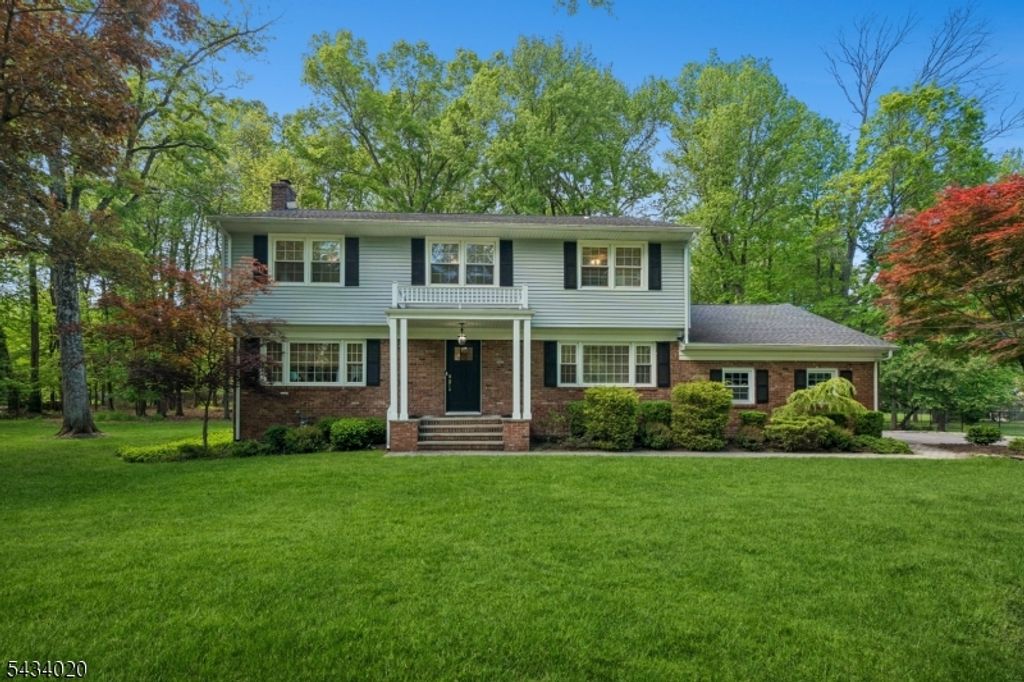 12 Indian Run, Scotch Plains Twp., NJ 07076