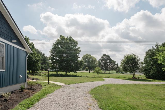 2421 N County Line Road, Sunbury, OH 43074