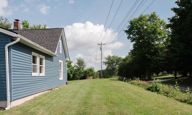 2421 N County Line Road, Sunbury, OH 43074