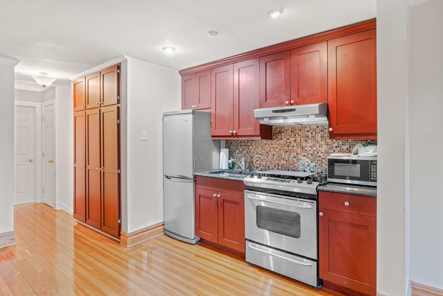 25-01 23rd Avenue, New York City, NY 11105