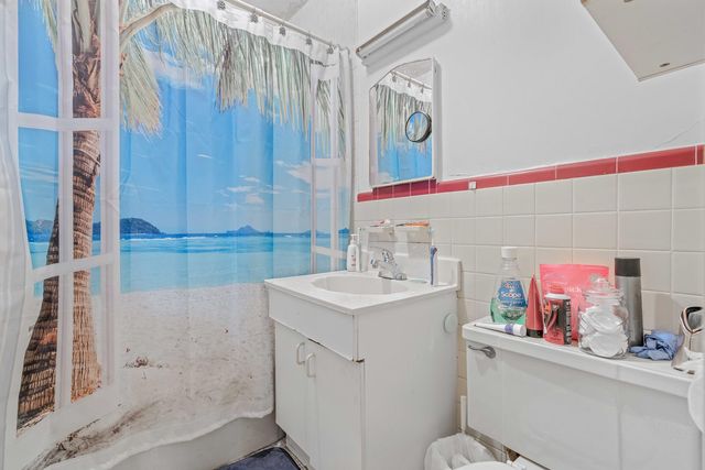 25-01 23rd Avenue, New York City, NY 11105