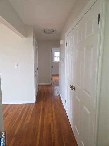 413 Farnham Avenue, Lodi, NJ 07644