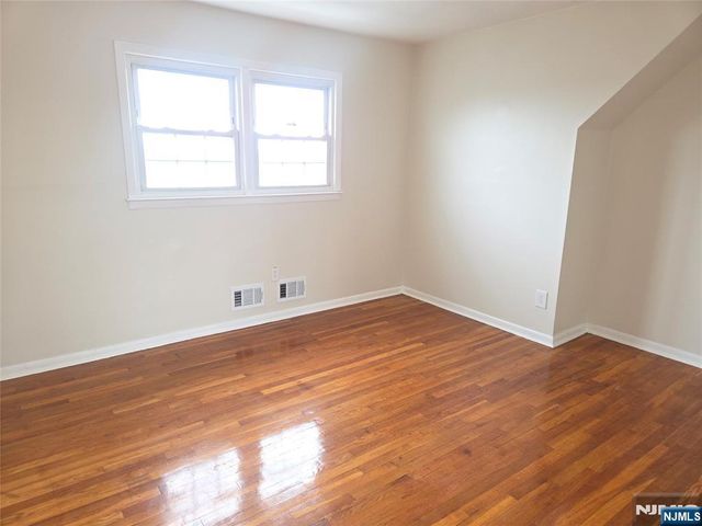 413 Farnham Avenue, Lodi, NJ 07644