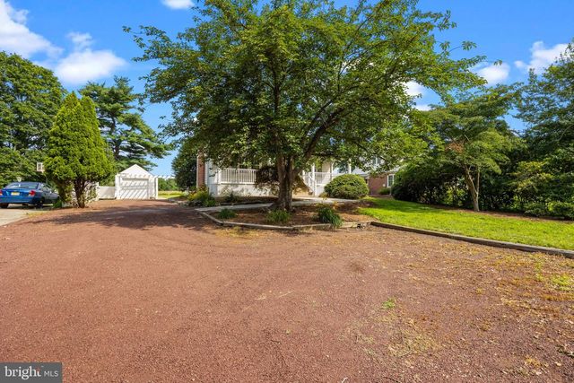 182 W UPPER FERRY, Ewing, NJ 08628