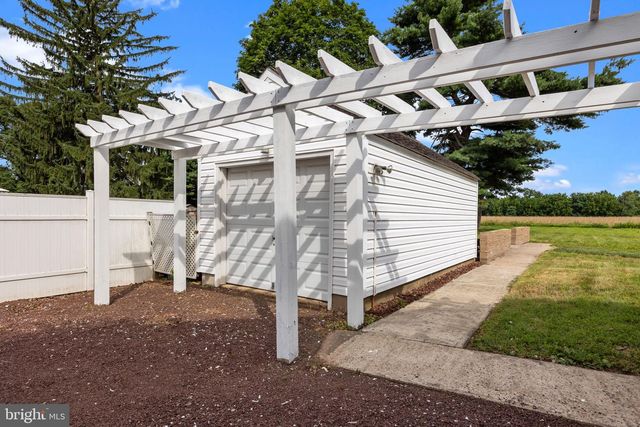182 W UPPER FERRY, Ewing, NJ 08628