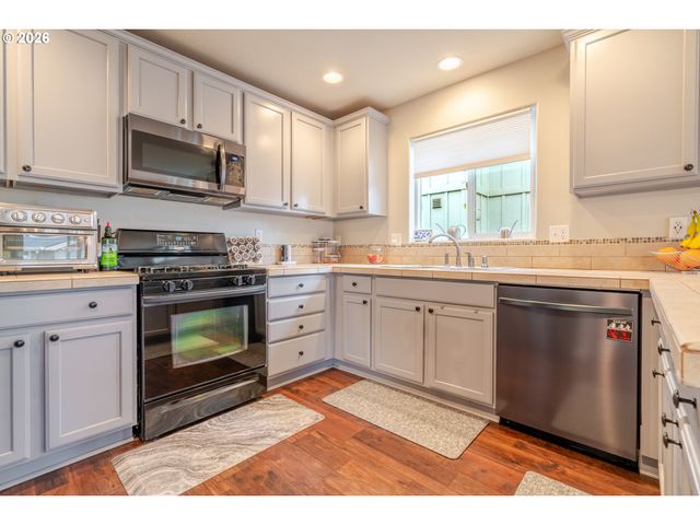 4129 Winners Circle Se, Albany, OR 97322