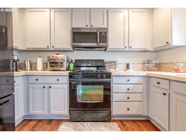 4129 Winners Circle Se, Albany, OR 97322